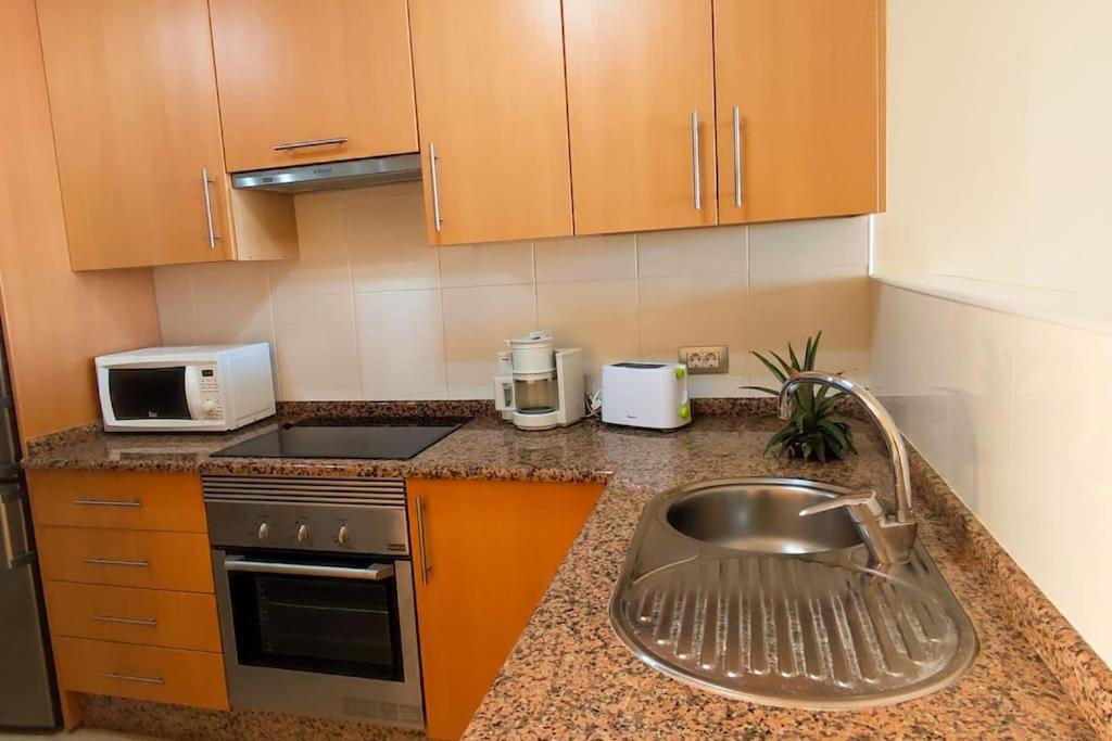 Appartement Beach And Pool View , 4 People, And Free Wifi *